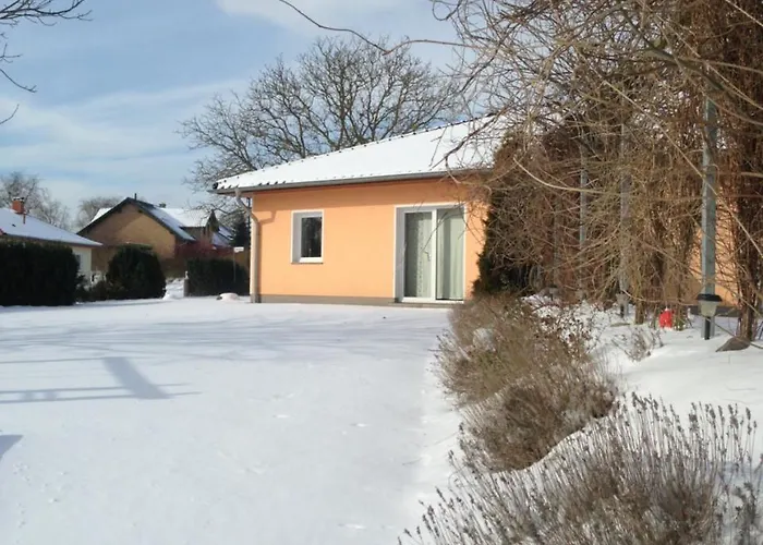 Am Anger Gustow (Vorpommern-Rugen)